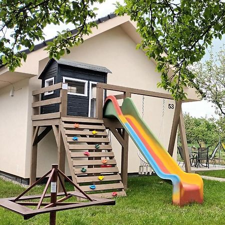 Domcek V Zahrade Villa Liptovsky Mikulas Ngoại thất bức ảnh